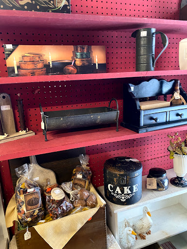 Home Goods Store «Olde Factory», reviews and photos, 139 S Hanover St, Hummelstown, PA 17036, USA