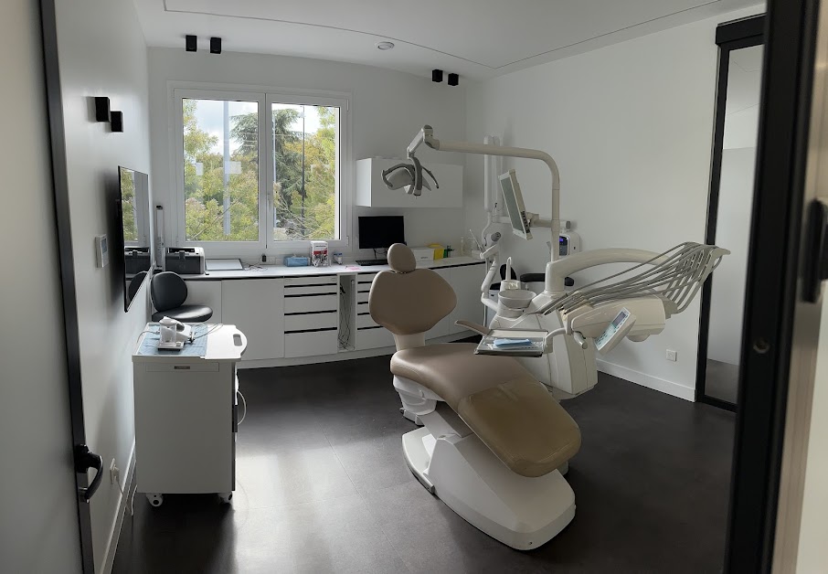 Cabinet Dentaire Athis-Mons - Orthodontie Implant dentaire Parodontologie Esthétique urgence dentaire paray-vieille-poste à Athis-Mons