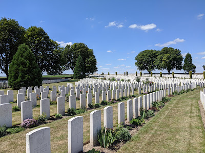 Cabaret-Rouge British Cemetery, Souchez à Souchez