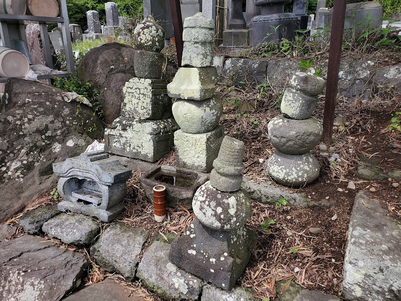 堀秀政 墓(海蔵寺)
