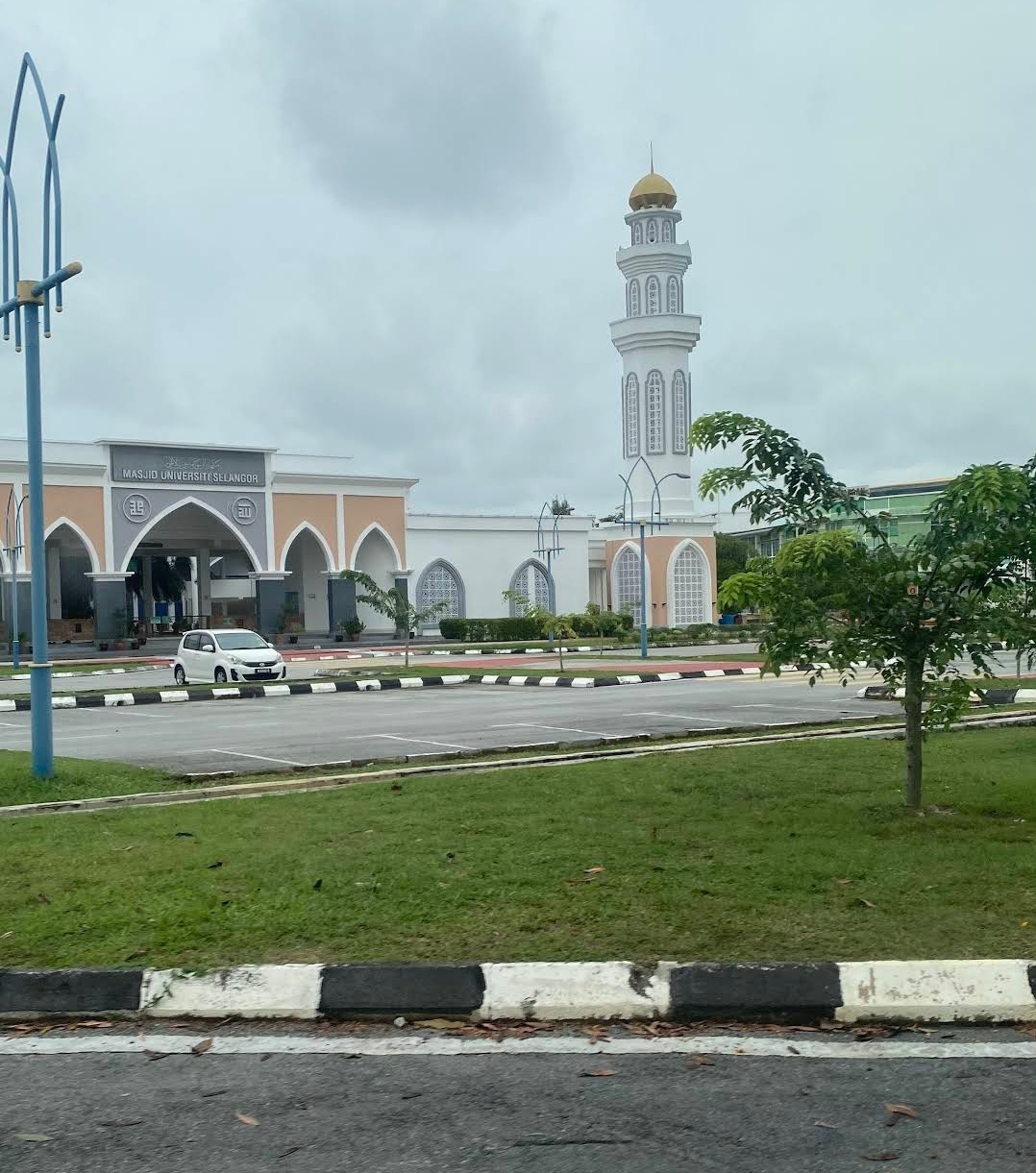 Masjid Unisel