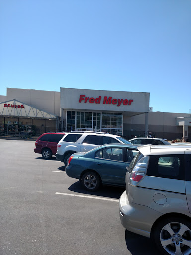 Grocery Store «Fred Meyer», reviews and photos, 325 5th St, Brookings, OR 97415, USA