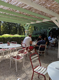 Atmosphère du Restaurant Chalet de l'Oasis à Saint-Cloud - n°11