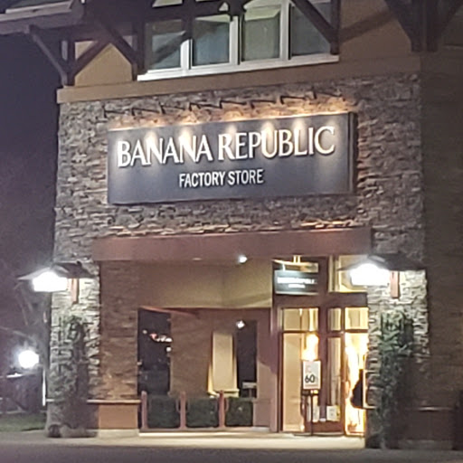 Shopping Mall «Woodburn Premium Outlets», reviews and photos, 1001 N Arney Rd, Woodburn, OR 97071, USA