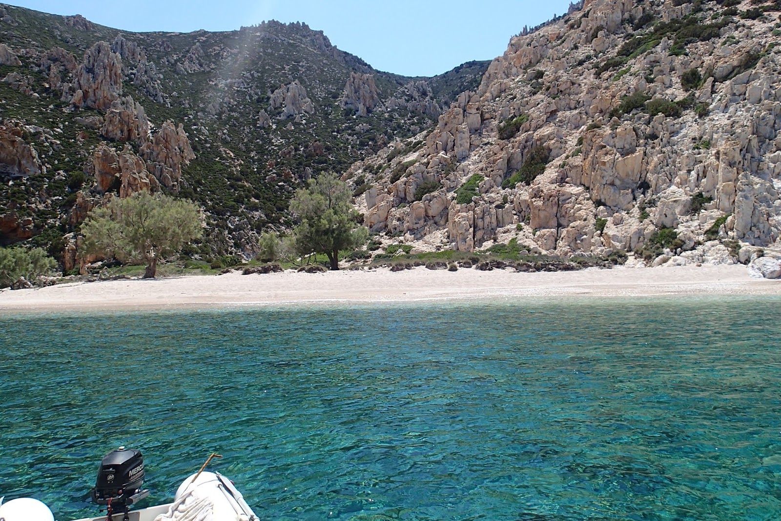 Ammoura beach'in fotoğrafı doğal alan içinde bulunmaktadır
