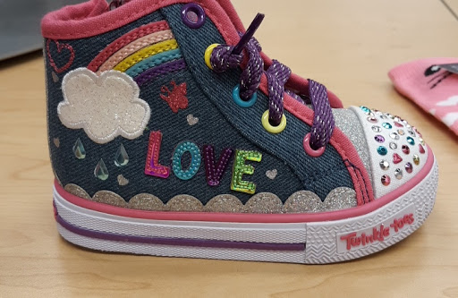 Shoe Store «Shoe Carnival», reviews and photos, 1920 N Dixie Hwy, Elizabethtown, KY 42701, USA