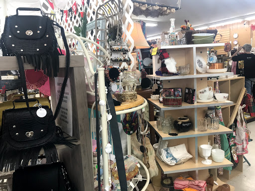 Antique Store «Hidden Talent Gifts & Antiques», reviews and photos, 400 S Main St, McGregor, TX 76657, USA