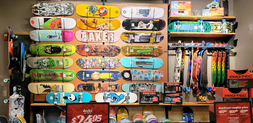 Clothing Store «Zumiez», reviews and photos, 1000 North Point Cir #2036, Alpharetta, GA 30022, USA