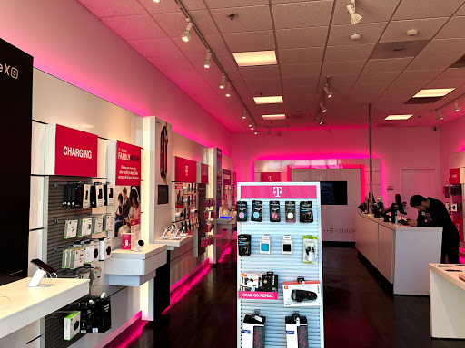 Cell Phone Store «T-Mobile», reviews and photos, 135 Ranch Dr, Milpitas, CA 95035, USA