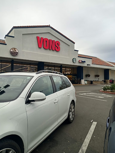 Grocery Store «Vons», reviews and photos, 5671 Kanan Rd, Agoura Hills, CA 91301, USA