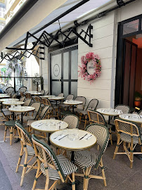 Atmosphère du Café Hoche Cannes - Restaurant, Brasserie, Salon de thé Rue Hoche - n°19