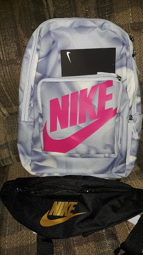 Shoe Store «Shoe Carnival», reviews and photos, 11772 W 95th St, Overland Park, KS 66214, USA