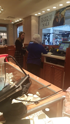 Jewelry Store «Zales - The Diamond Store», reviews and photos, 11700 Princeton Pike, Cincinnati, OH 45246, USA