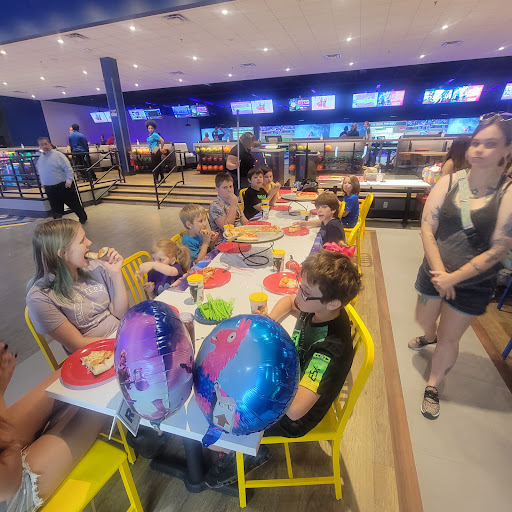 Shopping Mall «Taubman Prestige Outlets», reviews and photos, 17057 N Outer 40 Rd, Chesterfield, MO 63005, USA