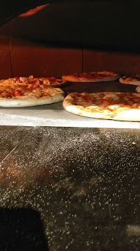 Plats et boissons du Pizzeria Basilico pizza à Meyzieu - n°3