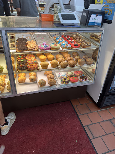 Donut Shop «Donut King», reviews and photos, 411 Middle St, Weymouth, MA 02189, USA