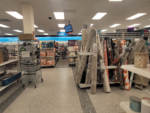 Clothing Store «Ross Dress for Less», reviews and photos, 12680 W Sunrise Blvd, Sunrise, FL 33323, USA