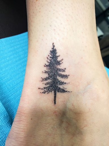 Explore easy henna tattoo ideas, creative tattoo ideas in Sturgis, available at The Tattoo Cellar