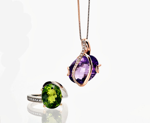 Jewelry Store «Revell Jewelers», reviews and photos, 904 Middle Rd, Bettendorf, IA 52722, USA