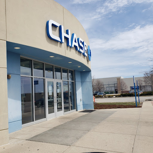 Chase Bank, 3950 Fountain Square Pl, Waukegan, IL 60085, Bank