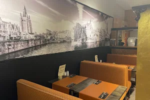 Neo classic restaurant image