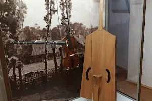 Muzeum Ludowych Instrumentów Muzycznych. Budynek Biurowy image