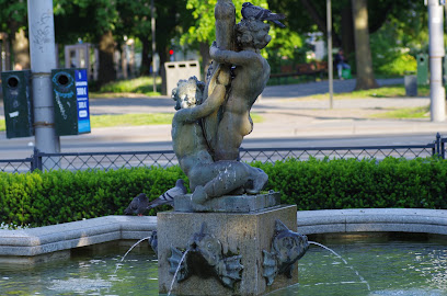 Skulptuur 'Poisid delfiiniga'