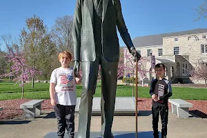 Robert Wadlow Statue image