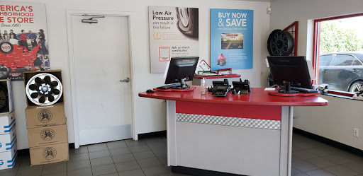 Tire Shop «Discount Tire Store - Murray, UT», reviews and photos, 120 E 4500 S, Murray, UT 84107, USA