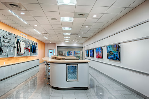 Chevrolet Dealer «Ed Bozarth Chevrolet Company, Inc. - Aurora Dealership», reviews and photos, 2001 S Havana St, Aurora, CO 80014, USA