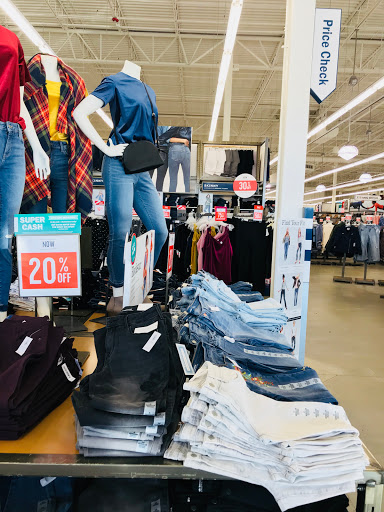 Clothing Store «Old Navy», reviews and photos, 141 Tuckahoe Rd, Sewell, NJ 08080, USA