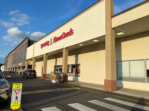 T.J. Maxx & HomeGoods, 198 Alewife Brook Pkwy, Cambridge, MA 02138, USA, 
