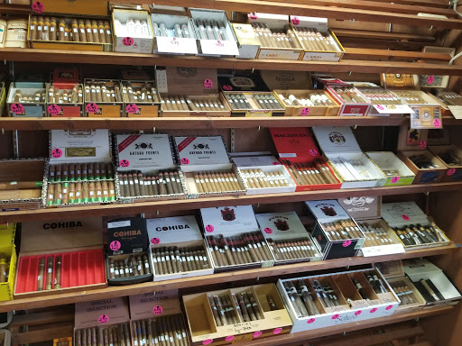 Liquor Store «Royal Smoke Shop», reviews and photos, 2706 E University Dr, Mesa, AZ 85213, USA