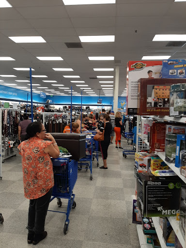 Clothing Store «Ross Dress for Less», reviews and photos, 7800 W 33rd Ave, Hialeah, FL 33018, USA