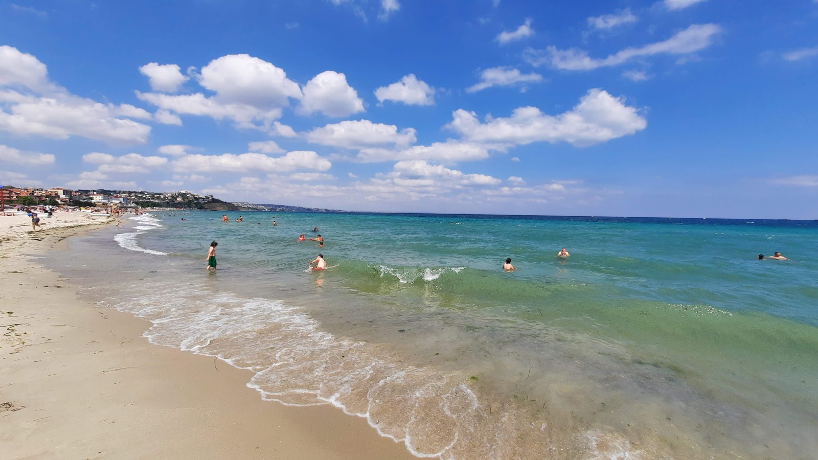 Foto de Sultankoy beach com areia brilhante superfície