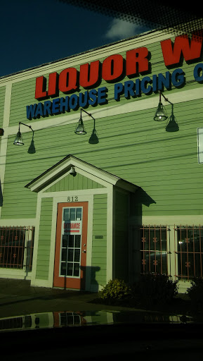 Liquor Store «Liquor Warehouse Syracuse», reviews and photos, 814 N State St, Syracuse, NY 13208, USA