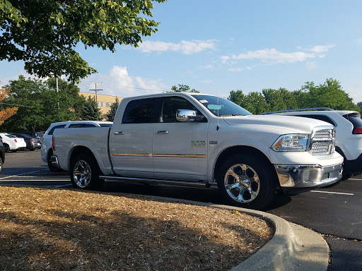 Jeep Dealer «Golling Chrysler Dodge Jeep Ram», reviews and photos, 2405 S Telegraph Rd, Bloomfield Hills, MI 48302, USA