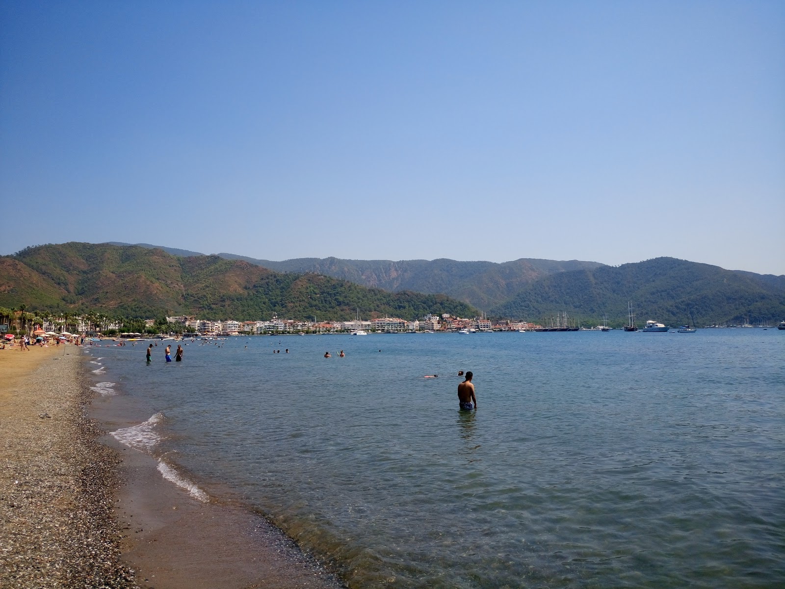 Marmaris Plaji的照片 带有蓝色纯水表面