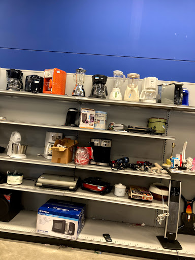 Thrift Store «Goodwill Industries of Greater Cleveland & East Central Ohio», reviews and photos, 16160 Pearl Rd, Strongsville, OH 44136, USA