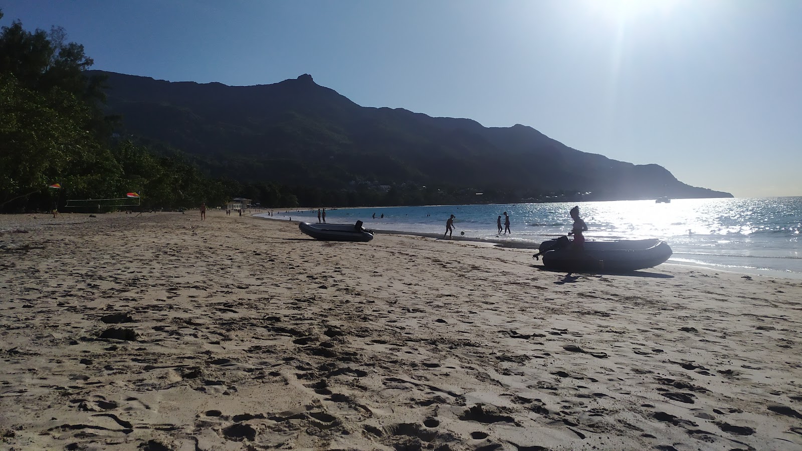 Beau Vallon Beach II'in fotoğrafı - rahatlamayı sevenler arasında popüler bir yer
