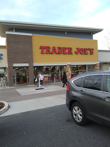 Shopping Mall «Gateway Shopping Center», reviews and photos, 221 E Swedesford Rd, Wayne, PA 19087, USA