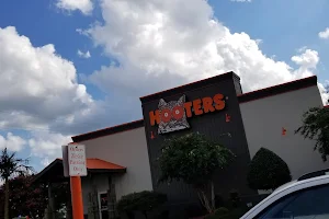 Hooters image