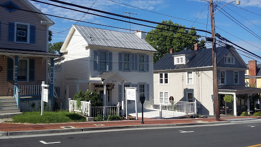 Le Reve Bridal & Tuxedo, 213 Loudoun St SE, Leesburg, VA 20175, USA, 