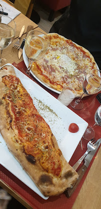 Calzone du Restaurant italien Pizza Pasta Cosy à Paris - n°6