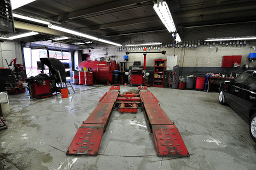 Auto Repair Shop «Riverside Automotive Service & Parts Inc», reviews and photos, 2750 N Oakland Ave, Milwaukee, WI 53211, USA