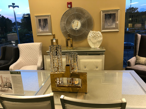 Furniture Store «Raymour & Flanigan Furniture and Mattress Store», reviews and photos, 641 Connecticut Ave, Norwalk, CT 06854, USA