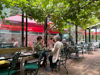 Atmosphère du Restaurant Au Fond du Jardin à Paris - n°8