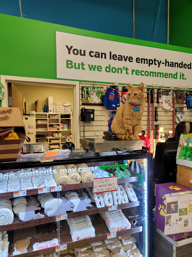 Pet Supply Store «Pet Supplies Plus», reviews and photos, 2057 S Telegraph Rd, Bloomfield Hills, MI 48302, USA