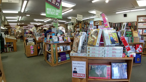 Book Store «Half Price Books», reviews and photos, 2041 Ford Pkwy, St Paul, MN 55116, USA