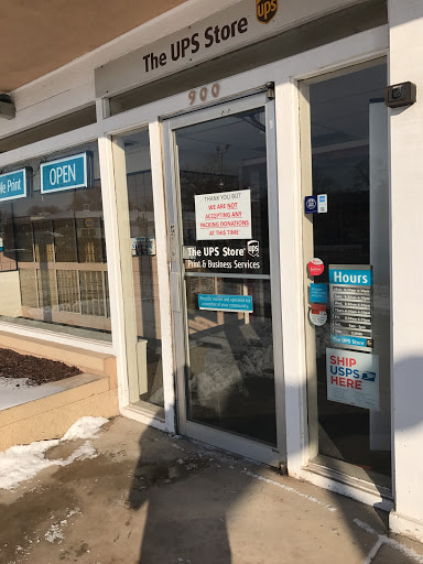 Shipping and Mailing Service «The UPS Store», reviews and photos, 900 Ogden Ave, Downers Grove, IL 60515, USA